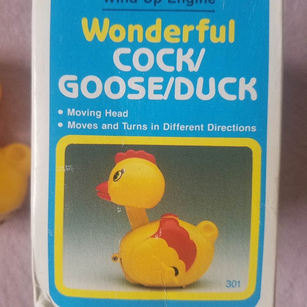 Vintage (Date Unknown) Wind Up Engine Toy Duck - Picture 3 of 6